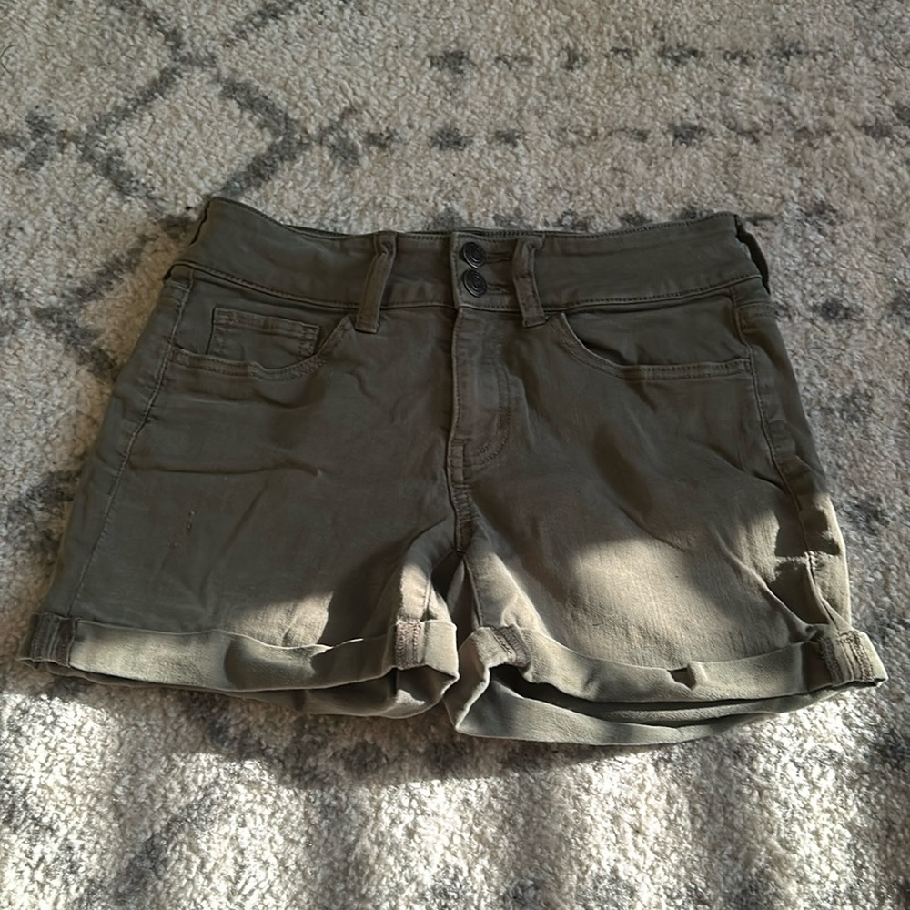 Juniors low rise shorts SIZE 5.
